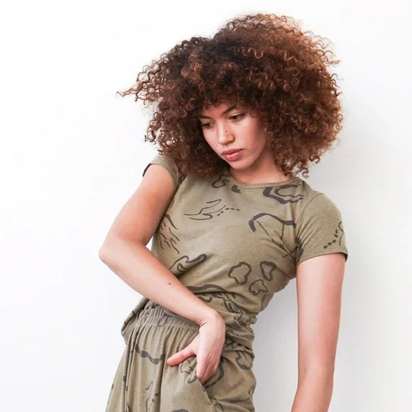 Jenny Pennywood Moth Pattern Tee Shirt Muted Olive Green size 2 Linen Cotton - Picture 2 of 10